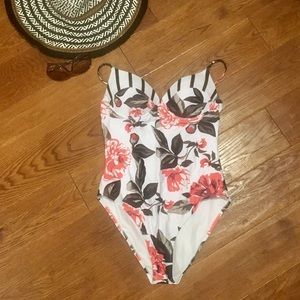 NWOT Floral Mixed Print Swimsuit (M)